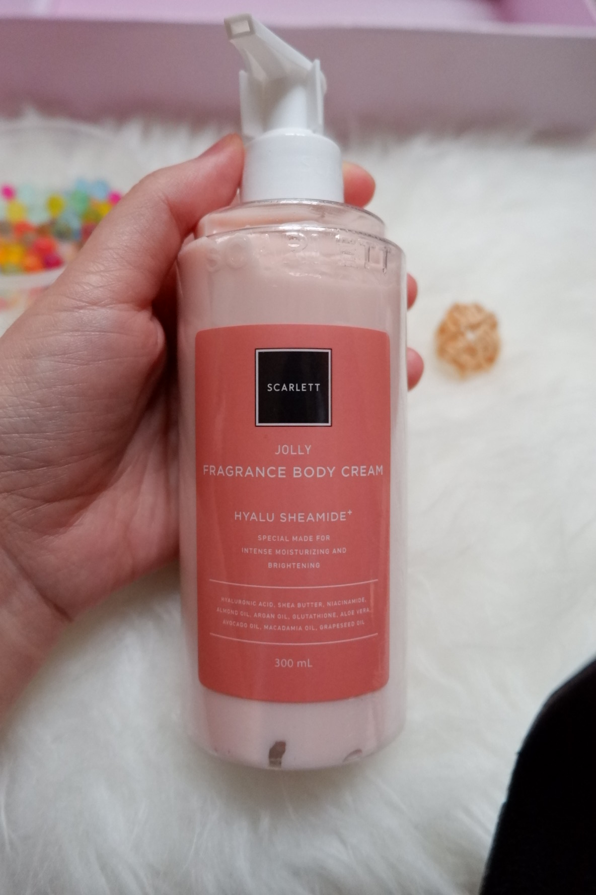 Perbedaan Manfaat dari Body Lotion, Body Cream dan Body Serum Scarlett